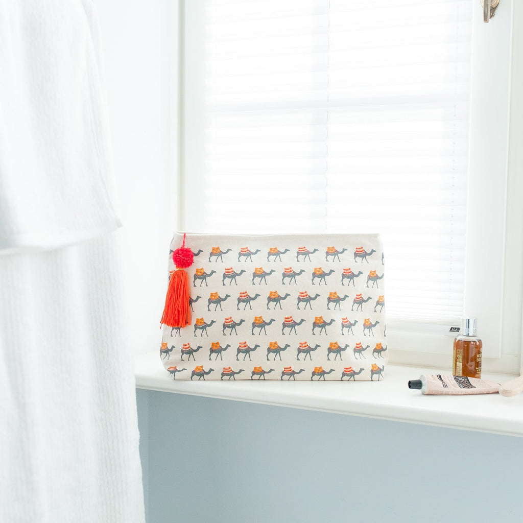 CAMEL TOILETRY BAG - Toiletry Bag