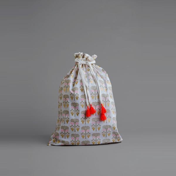 TRAVEL BAG
