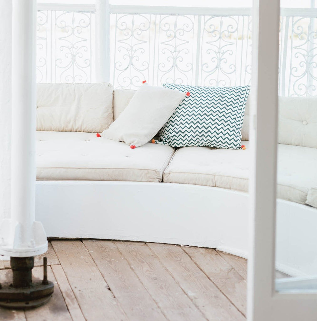 LINEN POMPOM CUSHION COVER