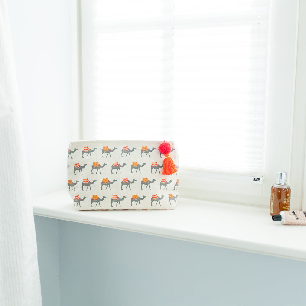 CAMEL MAKE-UP BAG